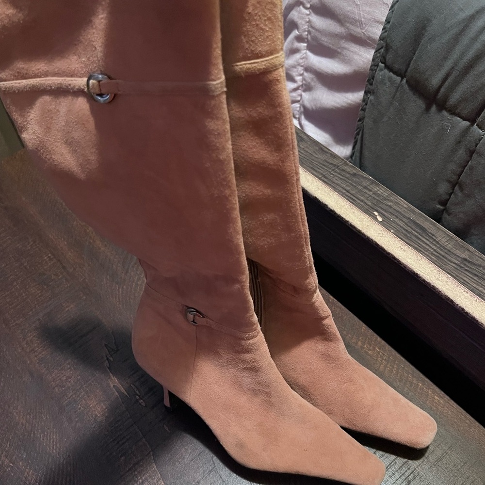 Tall boots - Picture 3 of 6